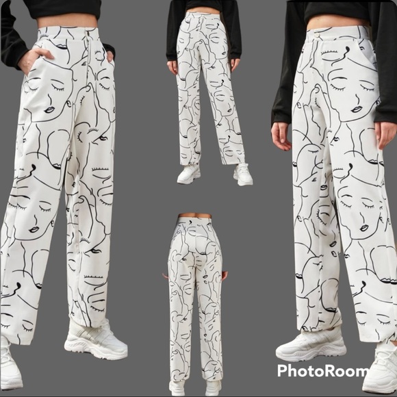 High Waist Figure Print Wide Leg Pants. Size:  2 - Picture 1 of 9